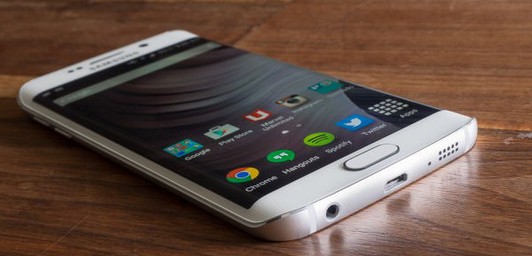 Unggulan baru Samsung Galaxy S6 edge Plus akan dijual di Rusia dengan harga 54990 Rubel